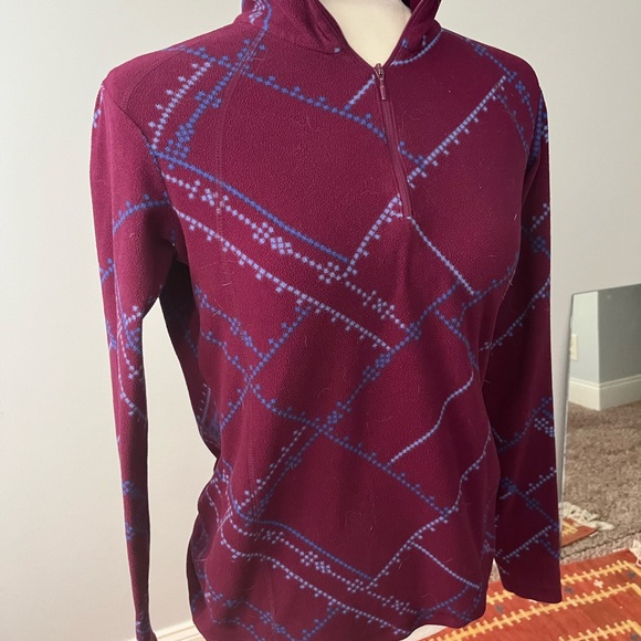Unique 1/2 Zip Columbia Light Sweater - Picture 3 of 6